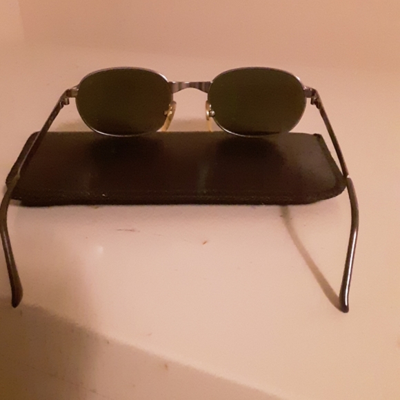 Sunglasses - Picture 3 of 5